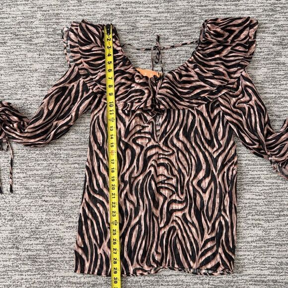 NWT Dundas X Revolve Lana Blouse in Natural Zebra Blouse XS Metallic - Picture 9 of 14